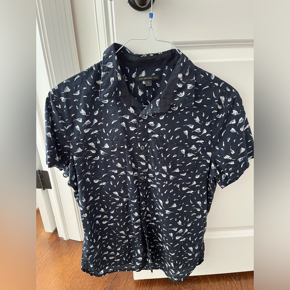John varvatos men’s small shirt